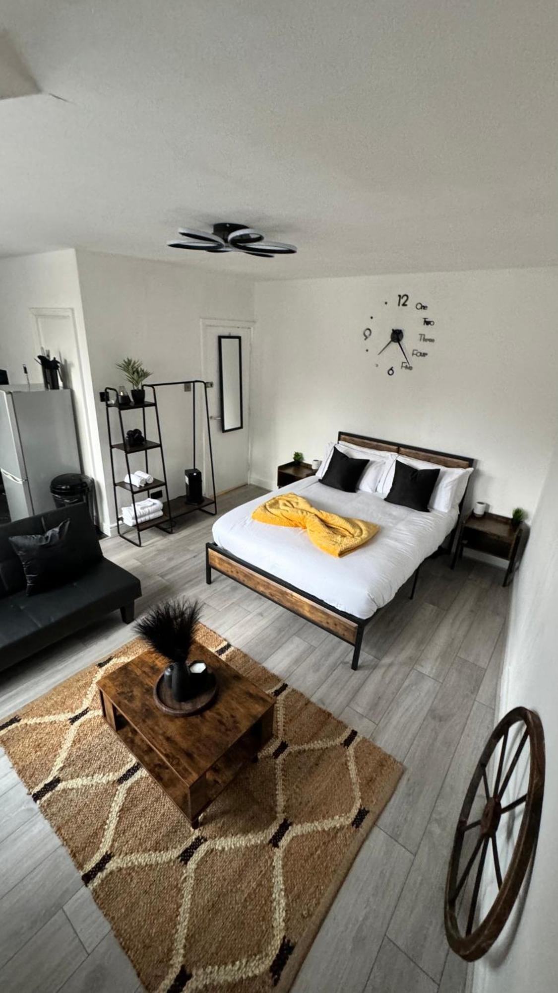 Kingston Studio, Ideal For Professionals Relocators And Leisure Stays, Near Kingston Station And Shopping Centre キングストン・アポン・テムズ エクステリア 写真