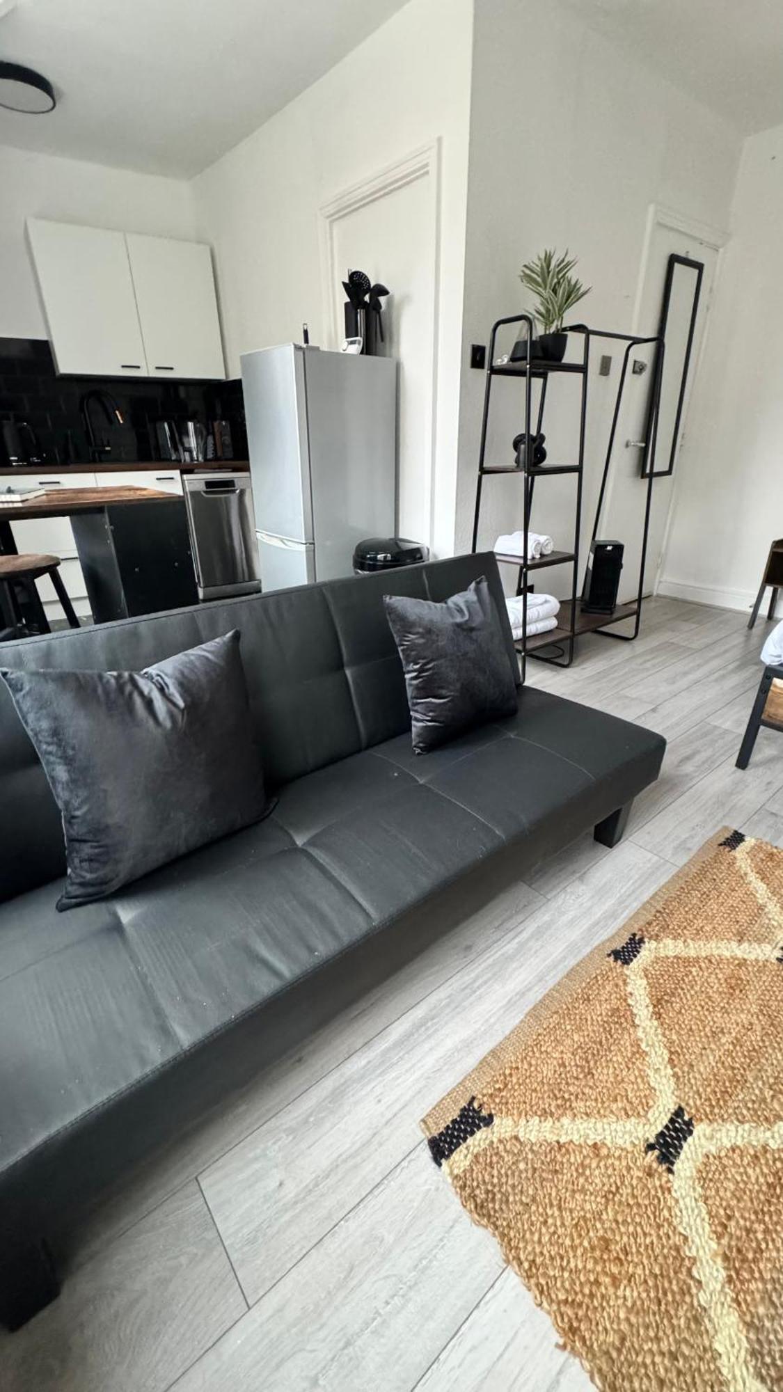 Kingston Studio, Ideal For Professionals Relocators And Leisure Stays, Near Kingston Station And Shopping Centre キングストン・アポン・テムズ エクステリア 写真